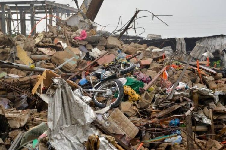 Al menos 33 personas murieron tras un derrumbe de edificio en Camerún