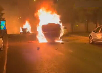 Gobierno francés afirma que delincuentes protagonizan las protestas