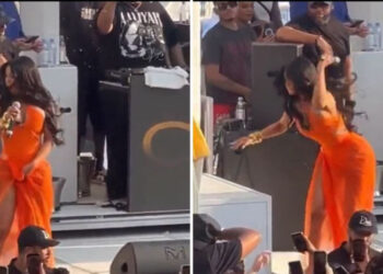 Cardi B se enfada en pleno concierto y le lanza un micrófono a un fan