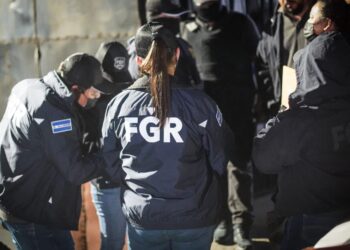 Operación conjunta entre PNC y FGR deja diez detenidos por delitos de alto impacto en Cuscatlán