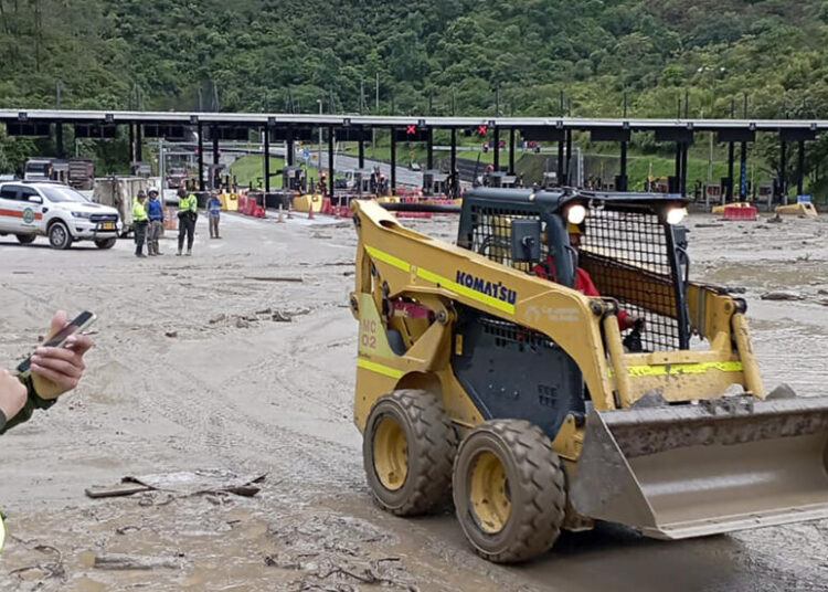 Alud deja al menos ocho muertos y once desaparecidos en Colombia