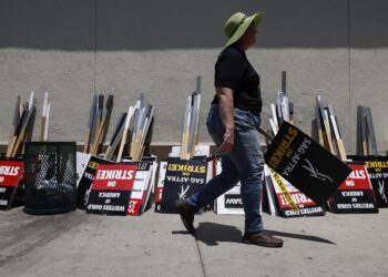 Huelgas en Hollywood pueden provocar $ 4.000 millones en pérdidas