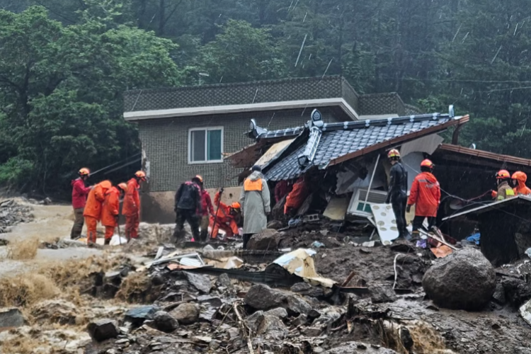 Aumentan a 39 los fallecidos por fuertes lluvias en Corea del Sur