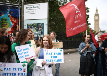 Médicos de hospitales de Inglaterra inician huelga de cinco días