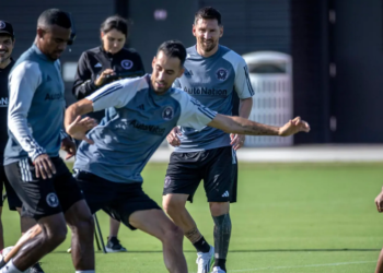 Messi y Busquets, sonrientes en el primer entrenamiento con el Inter Miami