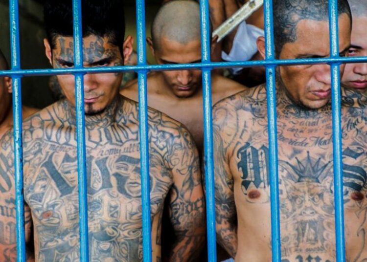 FGR envía a prisión a 31 pandilleros mientras continúa el proceso de investigación en su contra