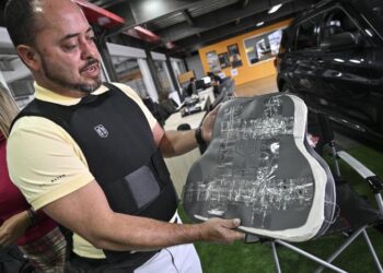 El boom de la industria de chalecos y vehículos antibalas en Ecuador