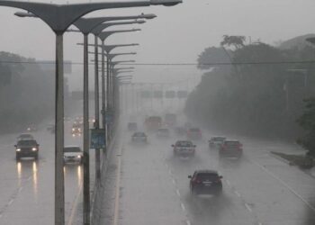 Remanentes de humedad de onda tropical traen lluvias y tormentas a El Salvador