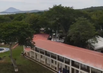 Gobierno entrega complejo habitacional en base naval de La Unión