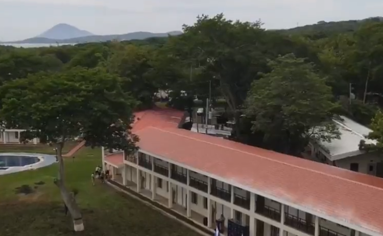 Gobierno entrega complejo habitacional en base naval de La Unión