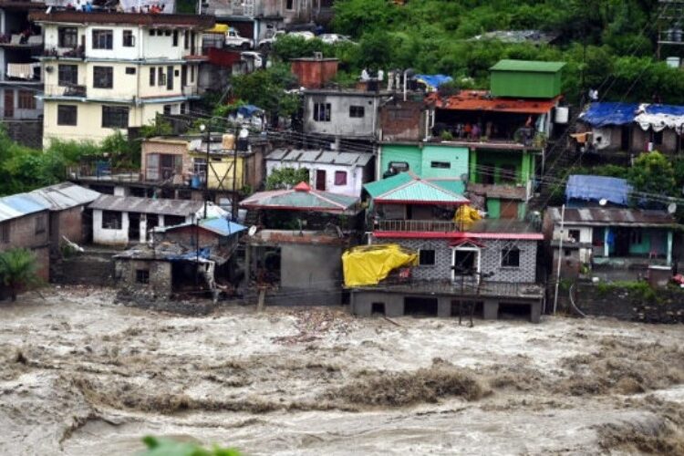 Más de 300 fallecidos por las lluvias monzónicas en la India