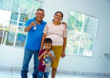 El Gobierno de Nayib Bukele entrega  viviendas a veteranos y excombatientes en Sonsonate