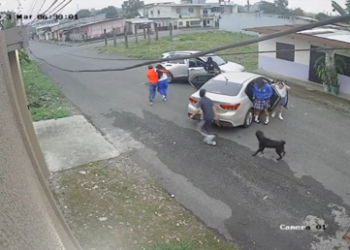 Hombres armados secuestran a una niña cuando se dirigía a su colegio en Ecuador