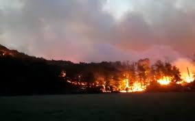 Declaran estado de emergencia en Islas Vírgenes por incendio en vertedero
