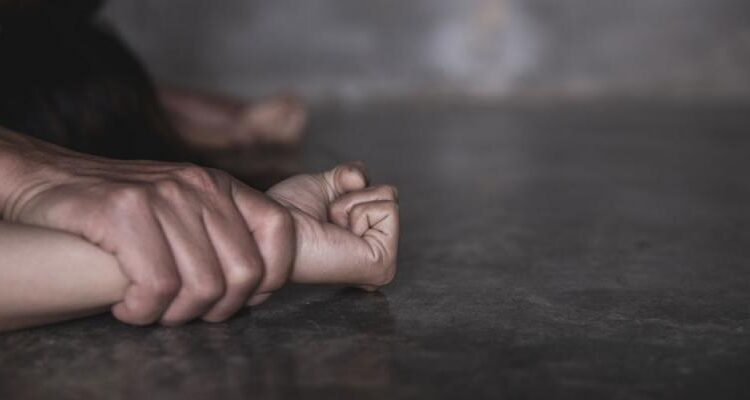 Sujeto recibe condena de 11 años de cárcel tras violar a mujer en Ahuachapán