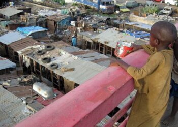 ONU informó que más de 300 millones de niños viven en una situación de pobreza extrema