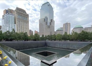 EE. UU. conmemora 22 años del 11 de septiembre, desde la zona cero hasta Alaska