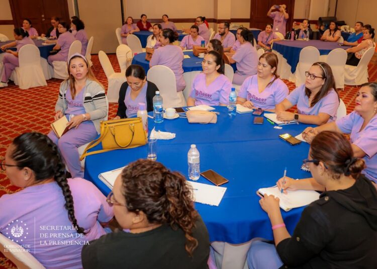 Despacho de la Primera Dama impulsa capacitación para educadores prenatales