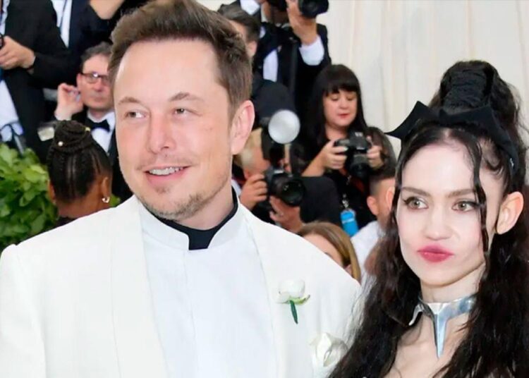 Expareja de Musk lo demanda por derechos parentales de tres de sus hijos