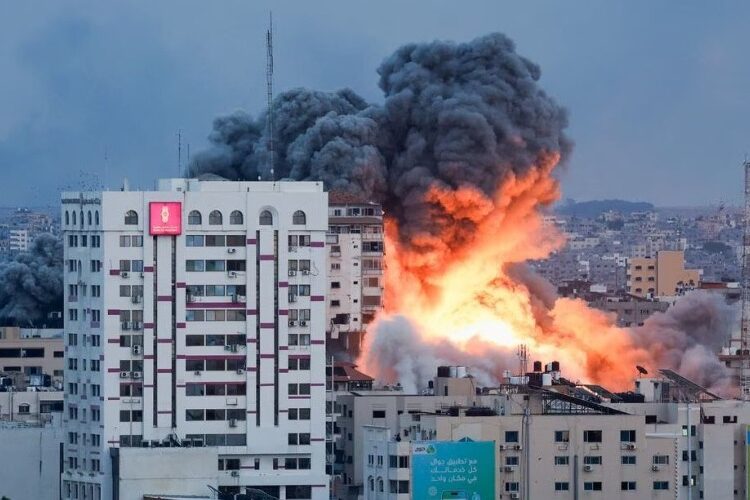 Más de 900 fallecidos en Israel y 560 en Gaza en la guerra con las milicias