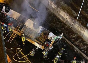 Al menos 21 muertos en un grave accidente de autobús en el norte de Italia