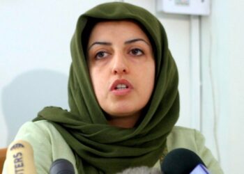 Nobel de la Paz reconoce lucha por los derechos de las mujeres de la iraní Mohammadi