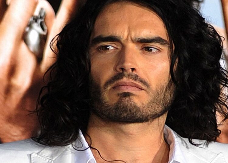 Russell Brand afronta una segunda investigación por presunto acoso en el Reino Unido
