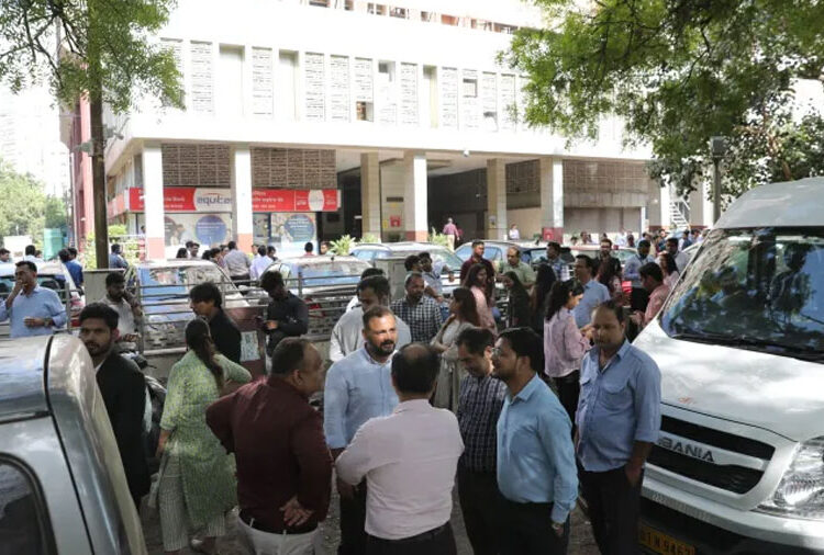 Cinco terremotos consecutivos de hasta 6,2 de magnitud sacuden India, Nepal y Afganistán