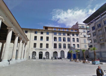 Universidad en Francia cierra una de sus facultades debido al tráfico de drogas en los alrededores