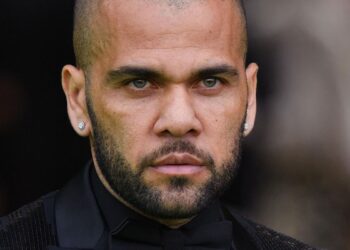 Deniegan libertad provisional a Dani Alves por riesgo de fuga
