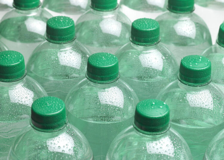 La FDA propone prohibir un peligroso aditivo que se encuentra en algunas gaseosas