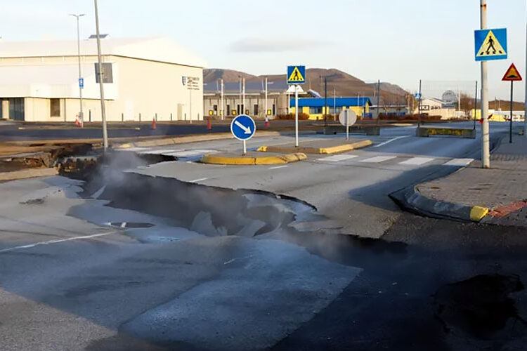 Islandia registra más de 590 terremotos en las últimas horas y se prepara para una gran erupción