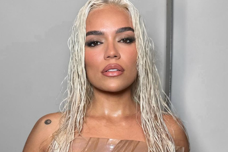 Karol G sorprende con nuevo look