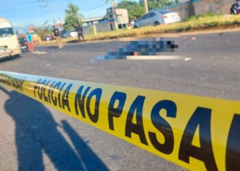 Motociclista pierde la vida tras impactar con un microbús de la R3