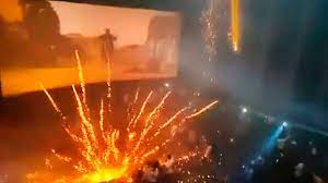 Pánico en sala de cine de la India por fuegos artificiales