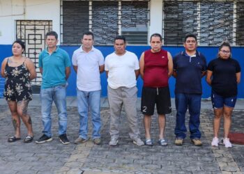 Agentes de la PNC son capturados tras introducir objetos prohibidos a bartolinas