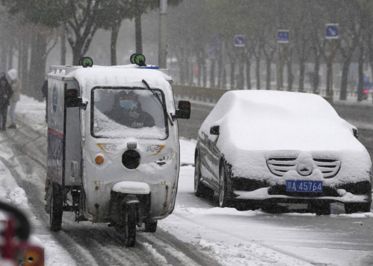 China renueva alerta azul por ola de frío
