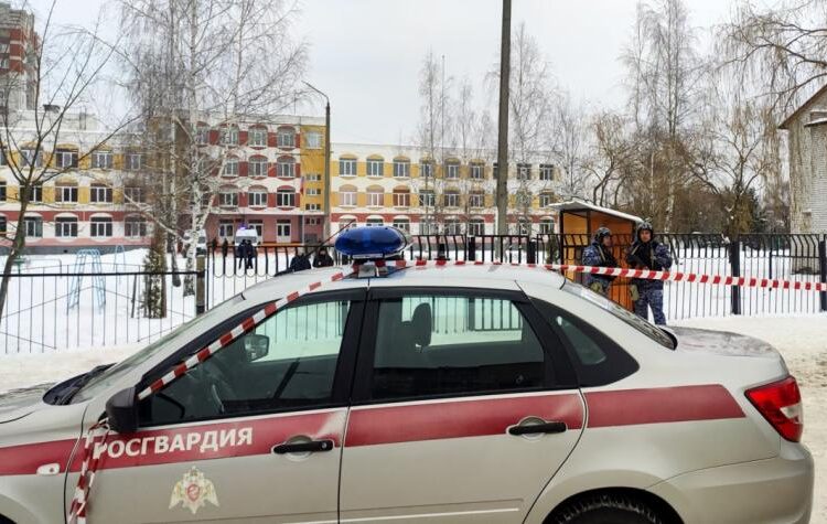 Una chica de 14 años mata a tiros a una compañera en escuela rusa y se suicida