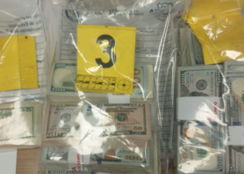 Colombiana es enviada a cárcel por lavado de dinero, que dio positivo a residuos de cocaína y éxtasis