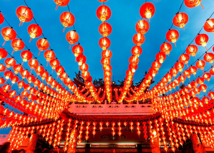 China pronostica 9.000 millones de viajes durante periodo festivo por el Año Nuevo lunar