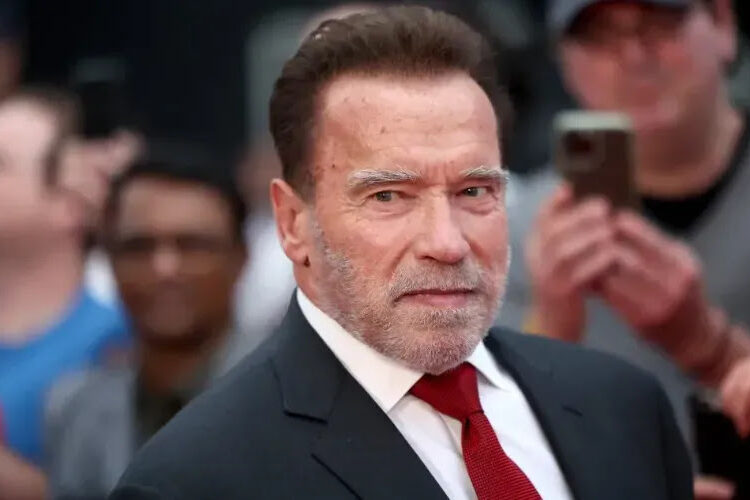 El actor Arnold Schwarzenegger fue retenido en un aeropuerto alemán por no declarar un reloj