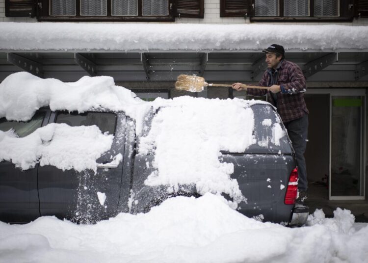 Avalancha en una estación de esquí en EEUU dejó un fallecido y un herido
