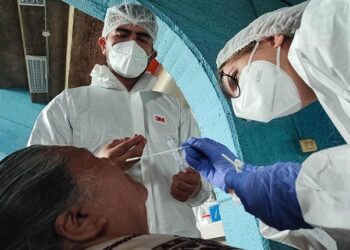 Bolivia reporta un 80 % de incremento de los casos de covid en los primeros días del año