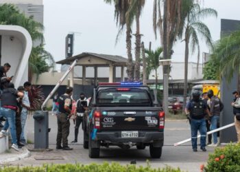 Aumentan a 10 los fallecidos por ola de violencia en Ecuador