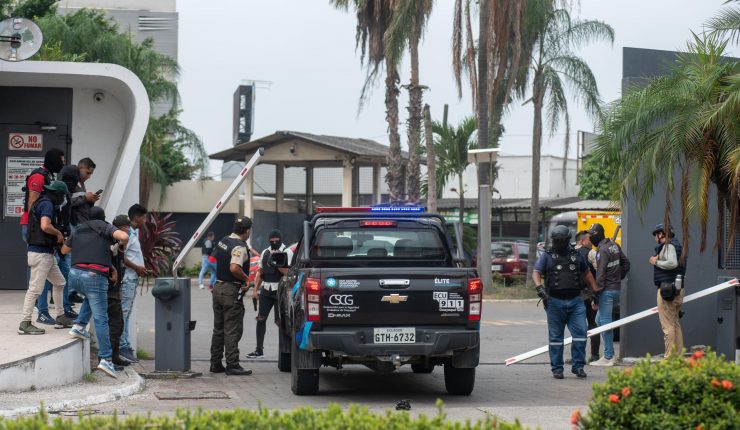 Aumentan a 10 los fallecidos por ola de violencia en Ecuador