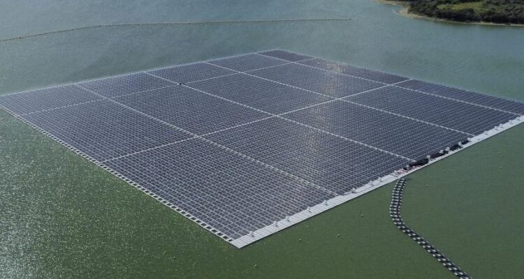 Inauguran en São Paulo la mayor central solar flotante de Brasil con 10.000 paneles