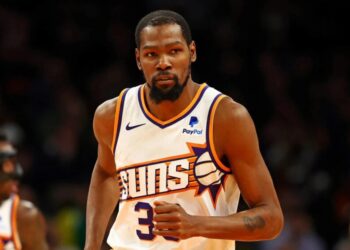 Kevin Durant se convirtió en el décimo jugador de la NBA en alcanzar los 28.000