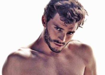 Hospitalizan al actor Jamie Dornan por posible ataque cardíaco