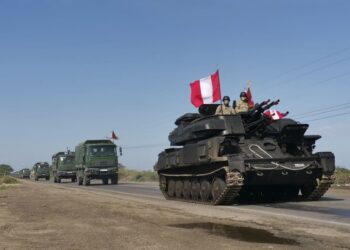 Ejército de Perú patrulla con soldados, drones y vehículos su frontera con Ecuador