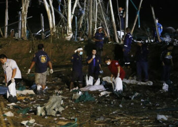 Al menos 23 fallecidos en Tailandia por explosión en fábrica de fuegos artificiales